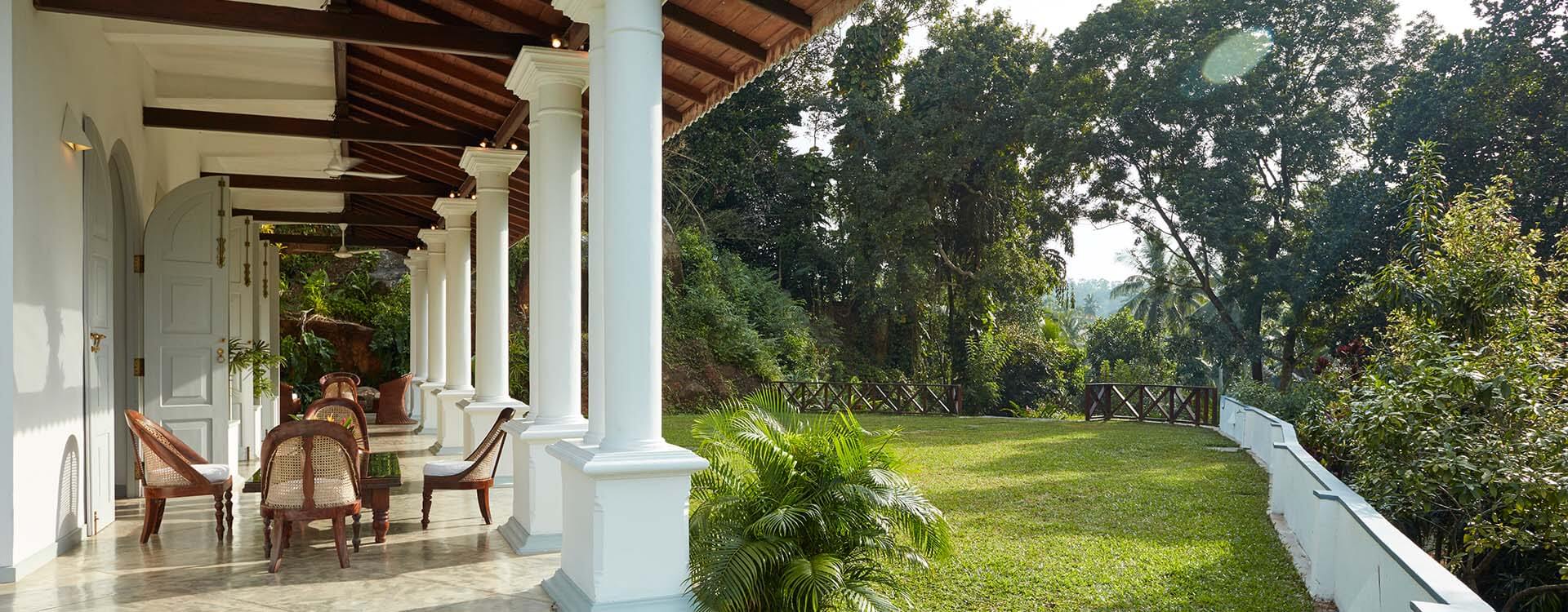 Villa Pooja Kanda - Front garden